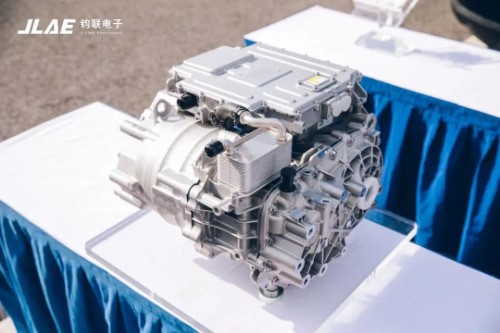 出产基地投产 产品批量下线 SiC“上车”，利来国际电子“大作为”